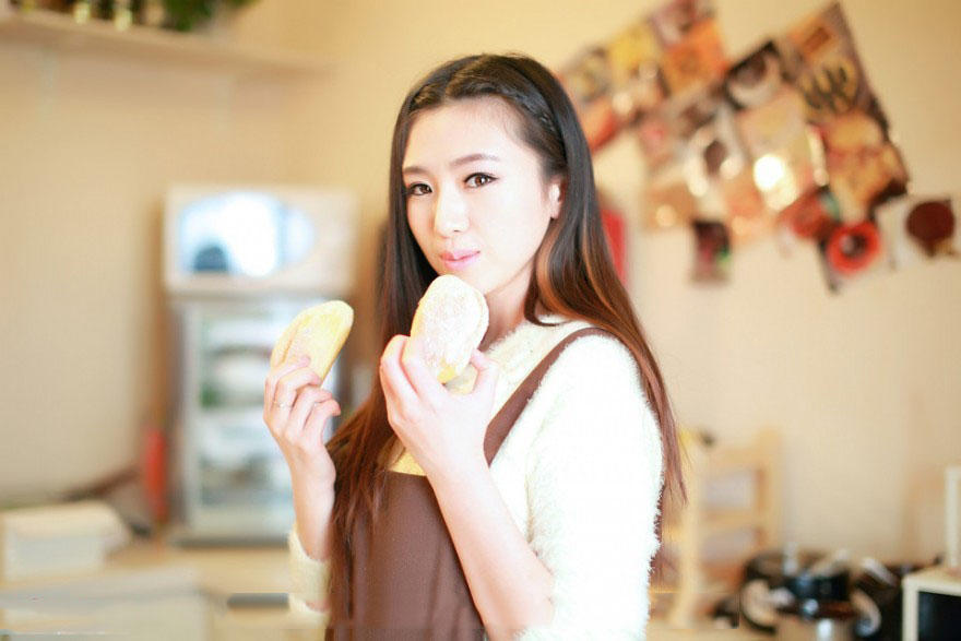 蛋糕妹厨房里